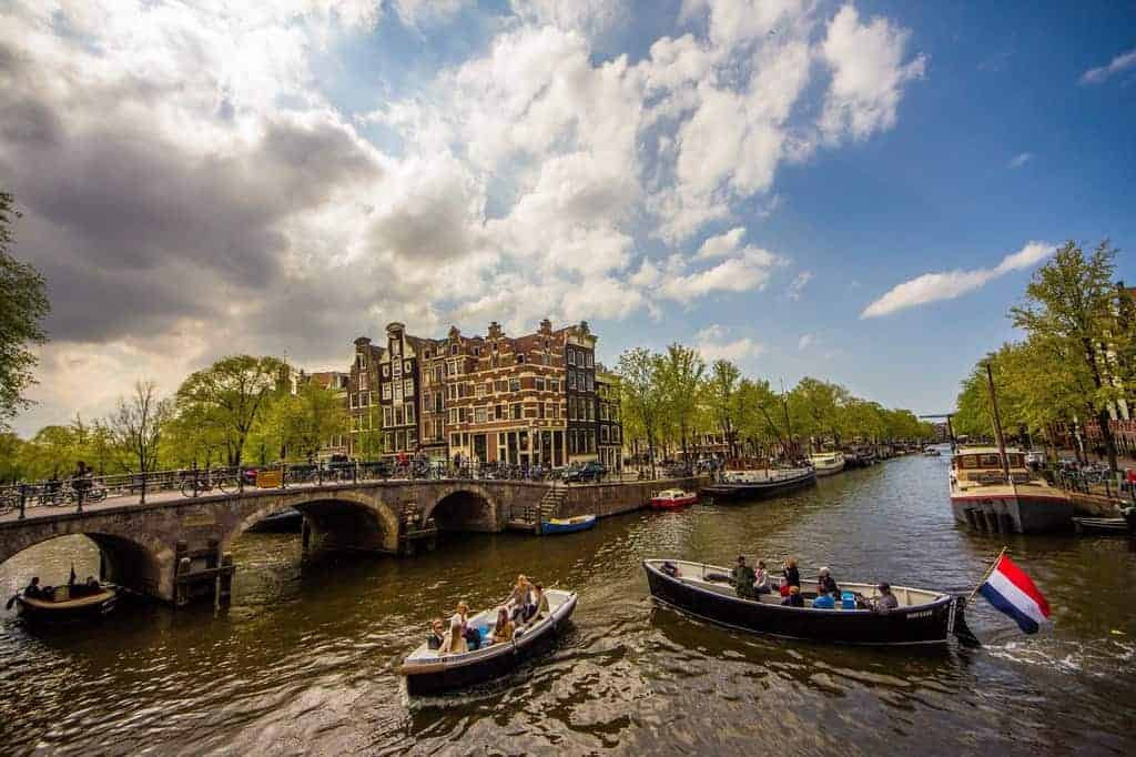 Bar Blend - LGBT bar in Amsterdam, Netherlands - Travel Gay