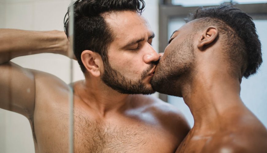 Love on the Run – Gay Hookup Etiquette for Hosting, Visiting & Staying Safe